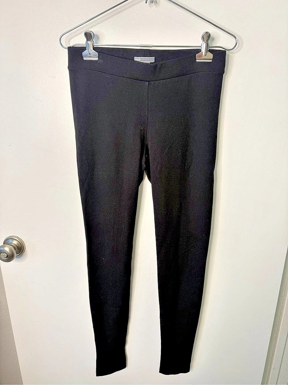 Vince Bobbi Stitch Front Seam Ponte Legging leggings in Black Preppy Chic Basic